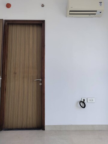 Room in 2 BHK Apartment at Lodha Primo, Parel – for Rent