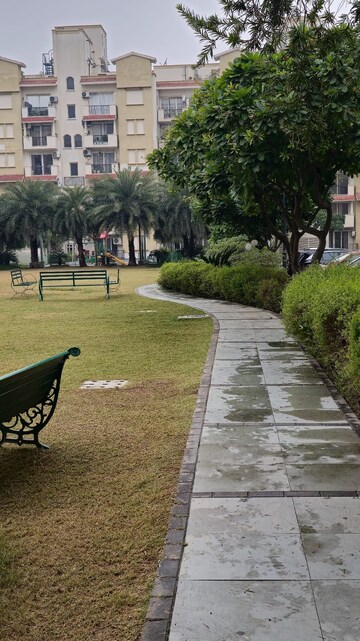 Parking in 3 BHK Apartment at Smart World Orchard, Sector 61 – for Rent