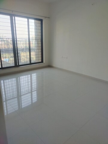 Room in 3 BHK Apartment at Skyi Songbirds, Bavdhan – for Rent