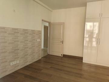 Room in 2.5 BHK Apartment at Alphacorp Gurgaon One 84, Sector 84 – for Sale