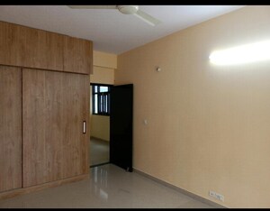 Room in 3 BHK Apartment at BPTP Park Grandeura, Sector 82 – for Rent