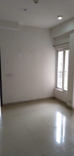 Room in 2 BHK Apartment at Amrapali Terrace Homes, Tech Zone 4 Greater Noida – for Rent