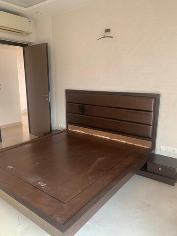 Furnished Amenities in 3 BHK Apartment at Omkar Alta Monte, Malad East – for Rent