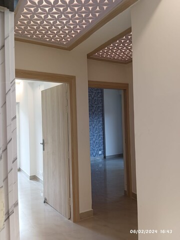 Building Lobby in 4 BHK Apartment at Ashiana Enclave, PhasE-Iii SectoR-48 – for Sale