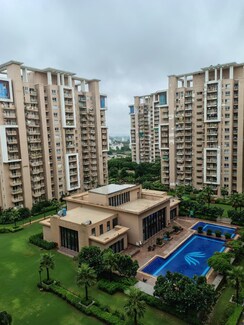 3.5 BHK + Servant Room Apartment For Sale in Emaar Palm Gardens