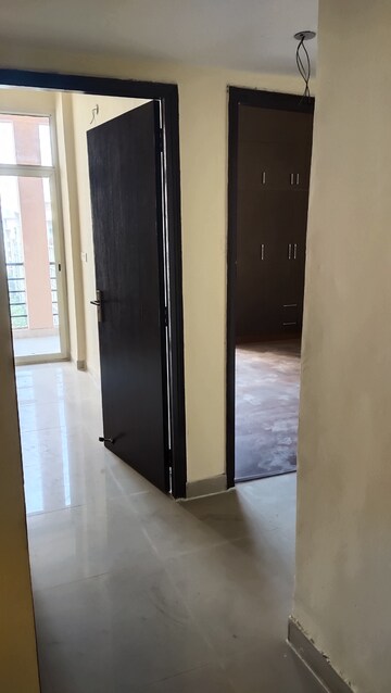 Furnished Amenities in 3 BHK Apartment at Assotech Windsor Court, Sector 78 – for Rent