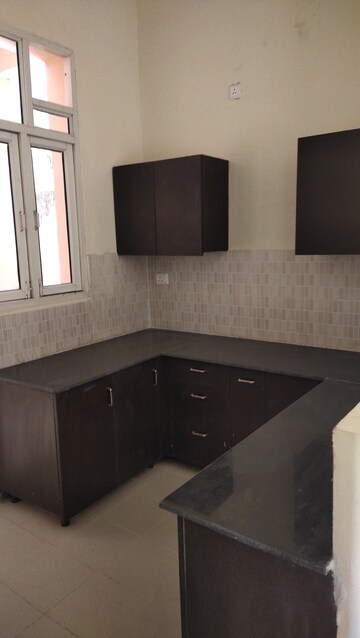 Furnished Amenities in 3 BHK Apartment at Assotech Windsor Court, Sector 78 – for Rent