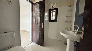 Room in 2 BHK Builder Floor at Sultanpur – for Rent