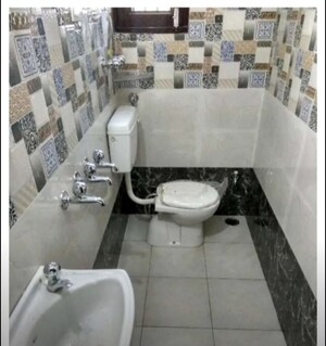 Master Bedroom in 2 BHK Builder Floor at Sector 47 – for Rent