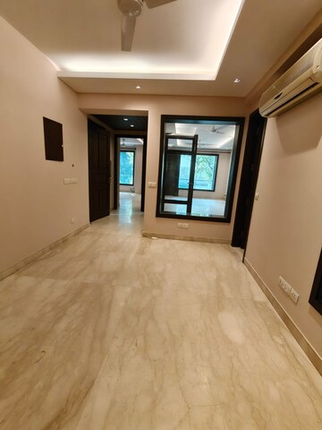 Room in 3 BHK Builder Floor at Panchsheel Enclave – for Rent