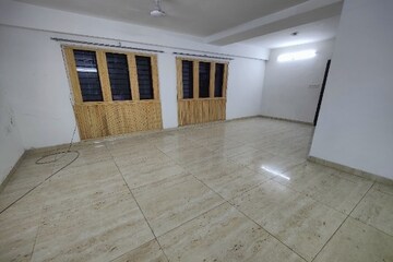 Room in 3 BHK Apartment at Chayan Para – for Rent