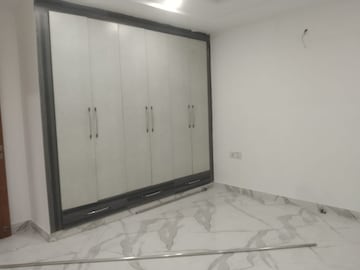 Room in 2 BHK Builder Floor at Saket – for Rent