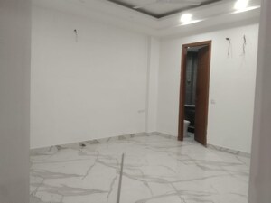 Room in 2 BHK Builder Floor at Saket – for Rent
