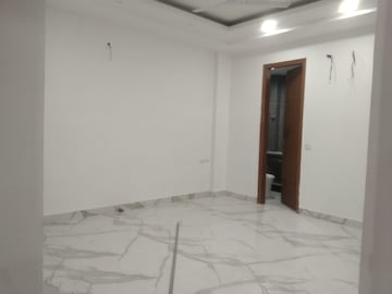 Room in 2 BHK Builder Floor at Saket – for Rent