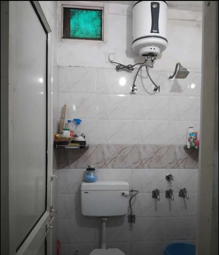 Bathroom, sector 20 1 Bedroom 500 Sq.Ft. Builder Floor In Sector 20 Chandigarh 10051763