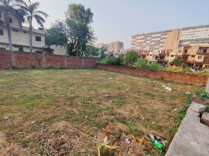 Plot For Sale in Sector 85