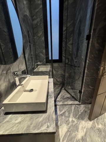 Bathroom in 6 BHK Villa at Safdarjung Development Area – for Sale