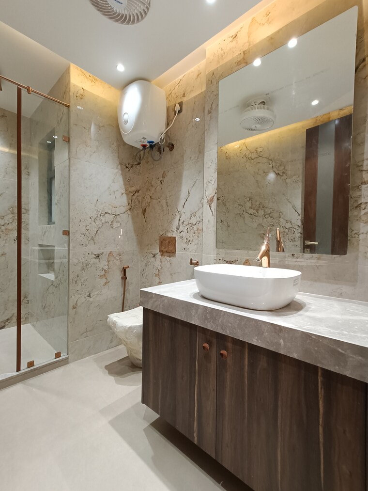 Bathroom, sushant lok i 3 Bedroom 1935 Sq.Ft. Builder Floor In Sushant Lok I Gurgaon 10051928