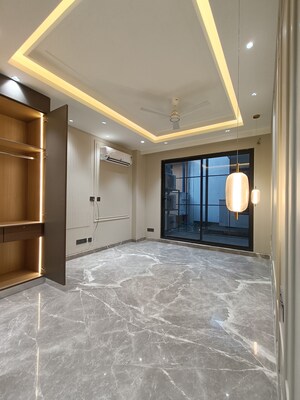 Room in 3 BHK Builder Floor at Sushant Lok I – for Sale