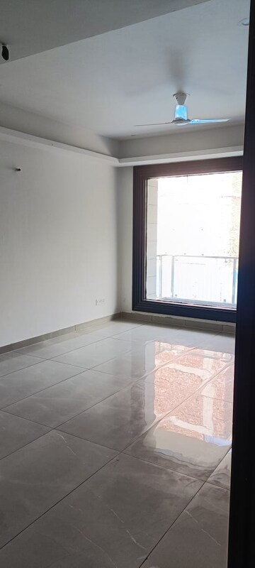Room in 2 BHK Builder Floor at Palam Vihar – for Rent