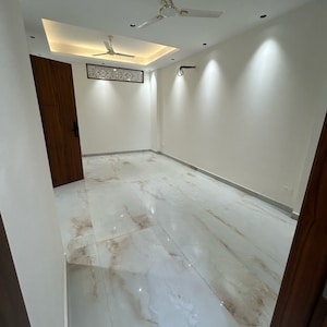 Bedroom in 3 BHK Builder Floor at Kotla Mubarakpur – for Sale