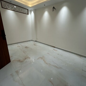 Room in 3 BHK Builder Floor at Kotla Mubarakpur – for Sale