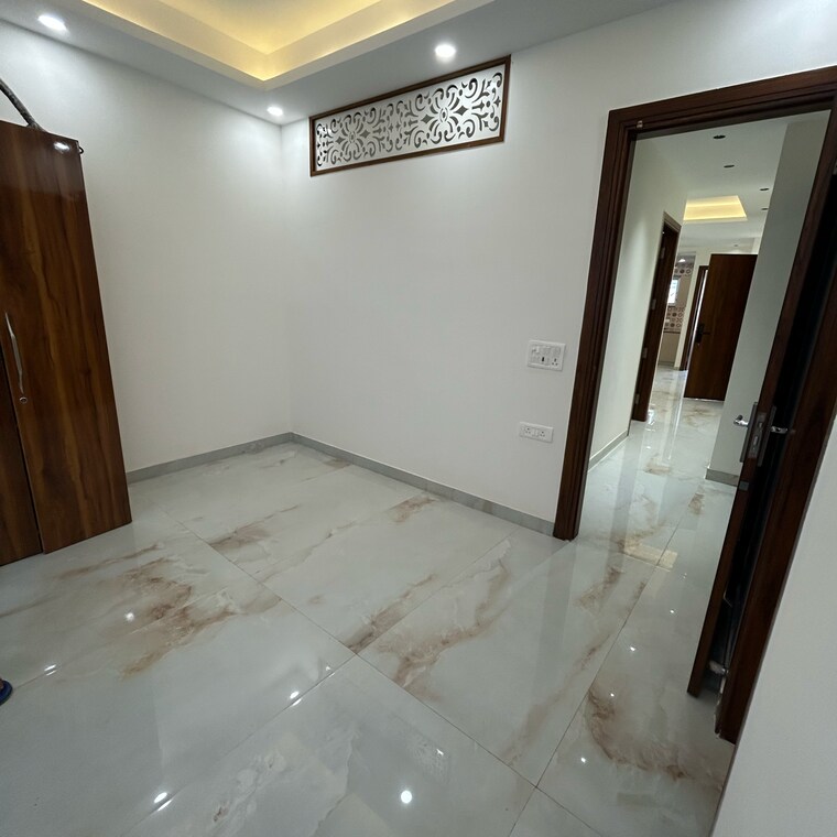 Room, kotla mubarakpur 3 Bedroom 900 Sq.Ft. Builder Floor In Kotla Mubarakpur Delhi 10051915
