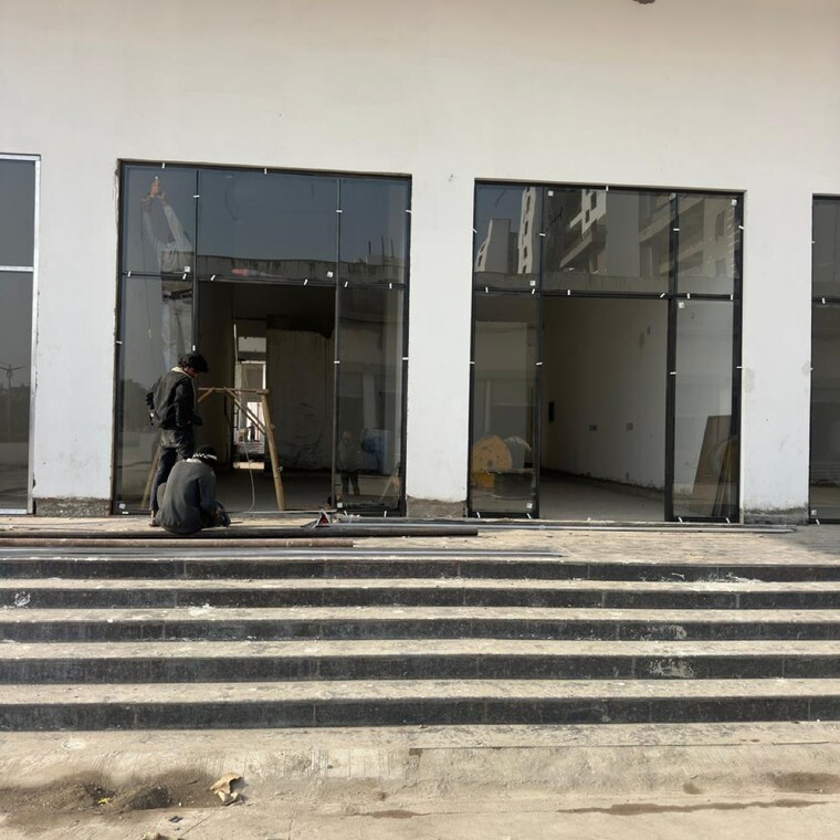  Parking, aerocity Commercial Shop 540 Sq.Ft. In Aerocity Mohali 10051860