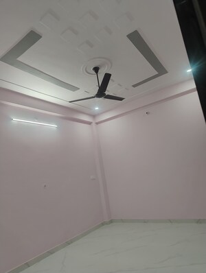 Furnished Amenities in 3 BHK Independent House at Vibhuti Khand – for Rent