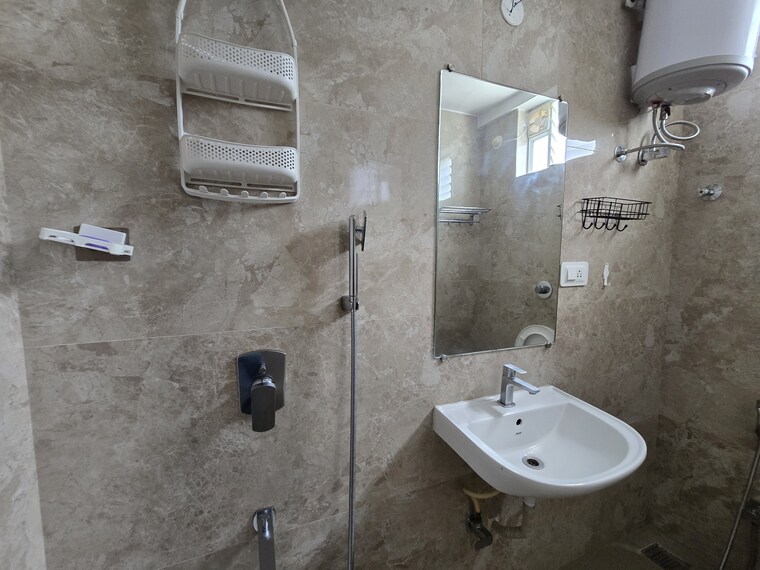 Bathroom, rajendra nagar sector 4 3 Bedroom 1250 Sq.Ft. Builder Floor In Rajendra Nagar Sector 4 Ghaziabad 10051903