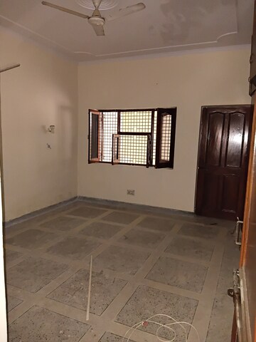 Furnished Amenities in 2.5 BHK Independent House at Sector 30 – for Sale