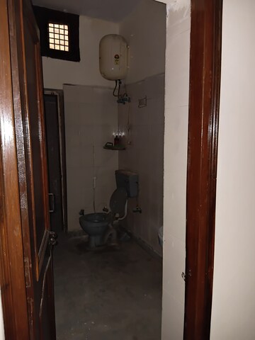 Furnished Amenities in 2.5 BHK Independent House at Sector 30 – for Sale