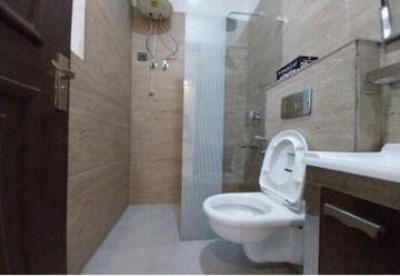 Bathroom in 3 BHK Builder Floor at Green Park – for Rent