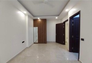 Room in 3 BHK Builder Floor at Green Park – for Rent