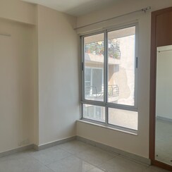 2 BHK + Study Room Apartment For Rent in Unitech Escape