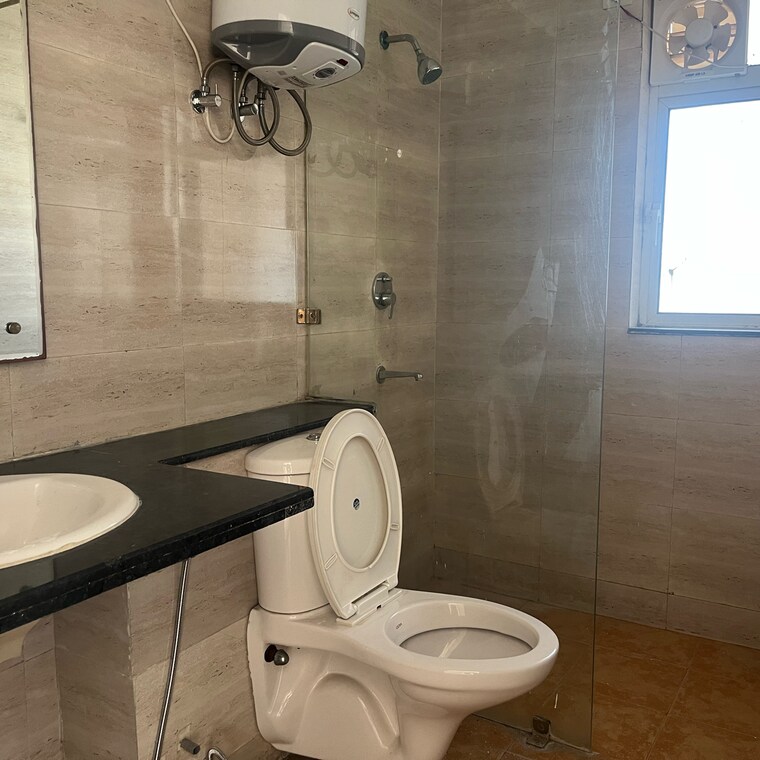 Bathroom, unitech-escape 2 Bedroom 1554 Sq.Ft. Apartment In Rosewood City Gurgaon 10051973