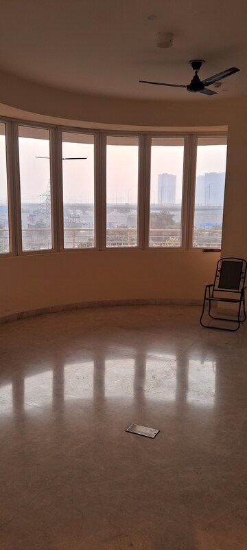 Staircase in 4 BHK Apartment at Indiabulls Enigma, Sector 110 – for Rent