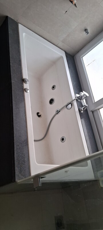 Furnished Amenities in 4 BHK Apartment at Indiabulls Enigma, Sector 110 – for Rent