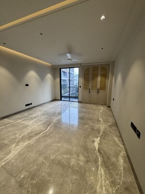 Room in 6 BHK Independent House at Chirag Enclave – for Sale