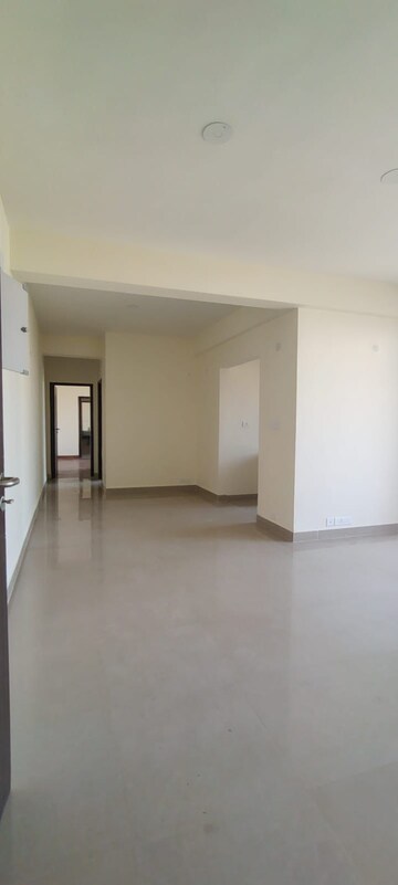 Room in 3.5 BHK Apartment at Emaar Palm Gardens, Sector 83 – for Sale