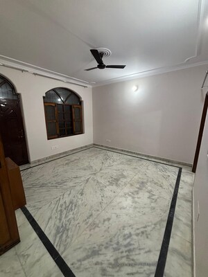 2 BHK Builder Floor For Rent in Sector 28