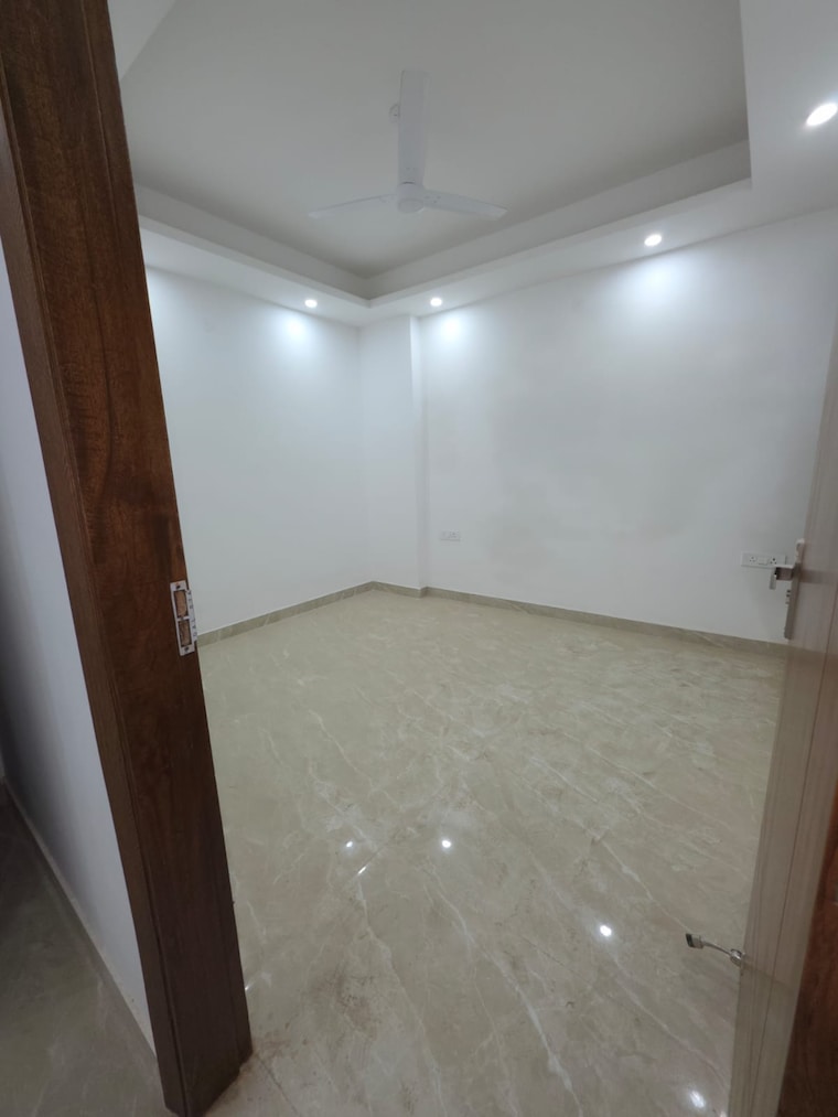 Room, freedom fighters enclave 2 Bedroom 1100 Sq.Ft. Builder Floor In Freedom Fighters Enclave Delhi 10052124