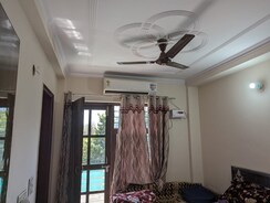 1 BHK Independent House For Rent in Ansal Plaza Sector-23
