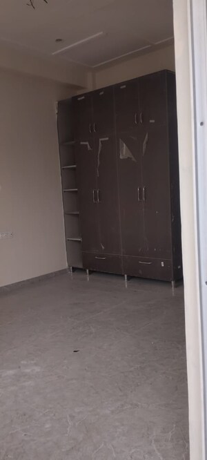 Room in 1 BHK Independent House at Ansal Plaza Sector-23, Sector 23 – for Rent