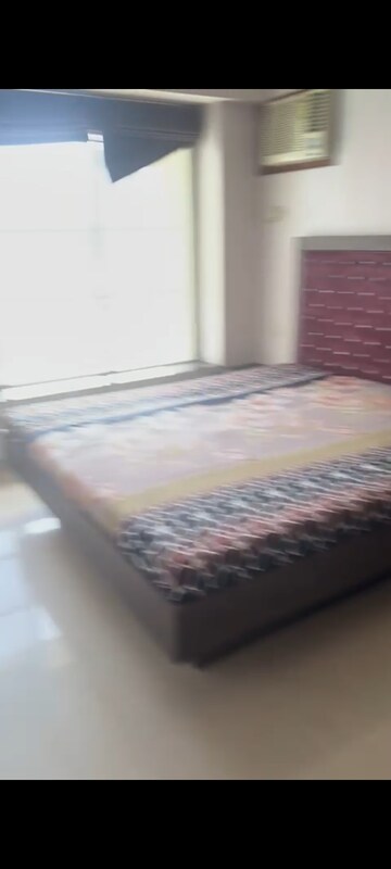 2 BHK Apartment For Rent in Rustomjee OZone, Goregaon West