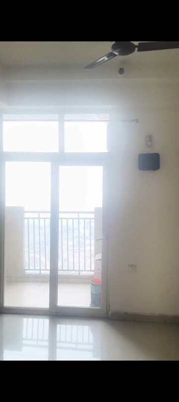 Room in 2 BHK Apartment at Hawelia Valencia Square, Sector 1 Greater Noida – for Rent