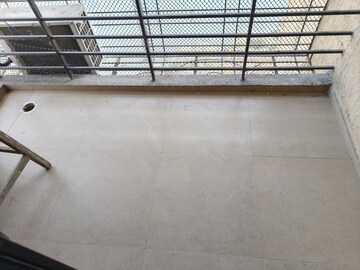 Room in 2 BHK Apartment at Juhi Lawns, Seawoods – for Rent