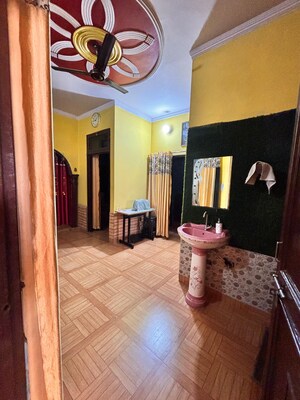 Bedroom in 6 BHK Independent House at Ansal Plaza Sector-23, Sector 23 – for Sale