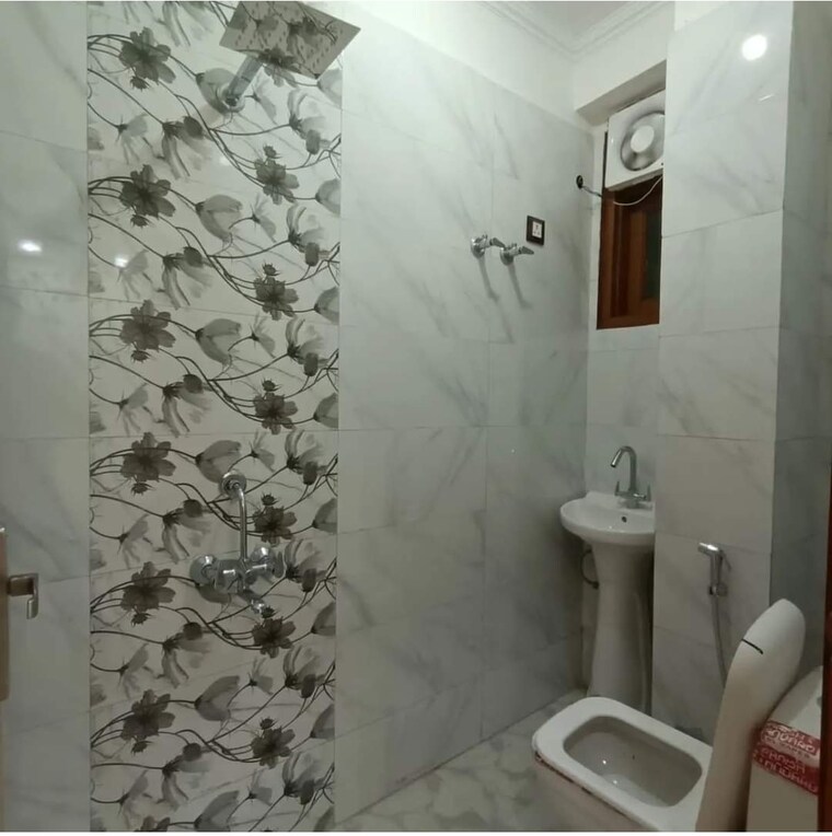 Bathroom, chattarpur 2 Bedroom 750 Sq.Ft. Builder Floor In Chattarpur Delhi 10052365