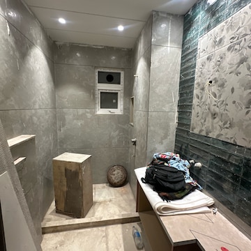 Parking in 3 BHK Builder Floor at New Rajinder Nagar – for Sale